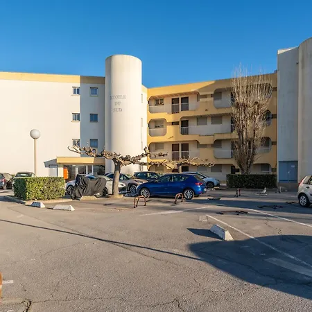 Vue Et Parking *